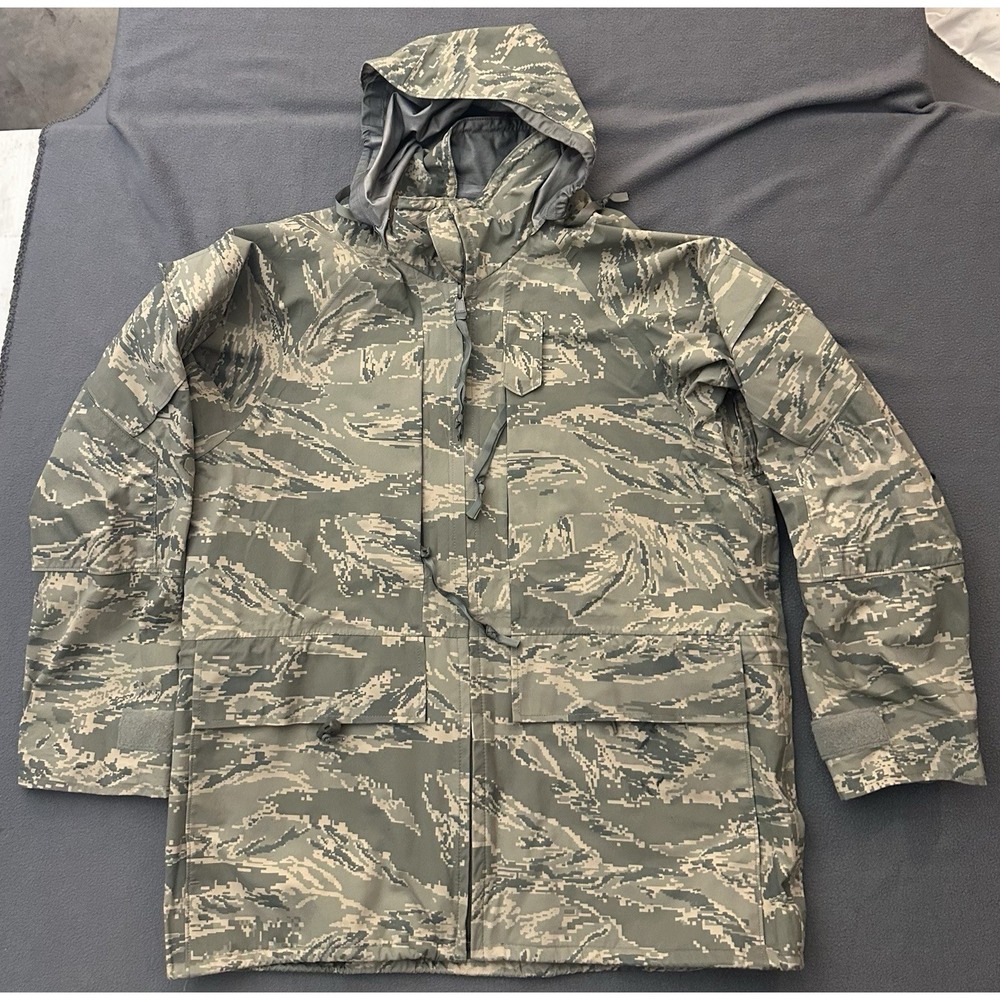 USAF Parka, All-Purpose Camouflage APECS Air Force Tiger Stripe Size Medium Reg